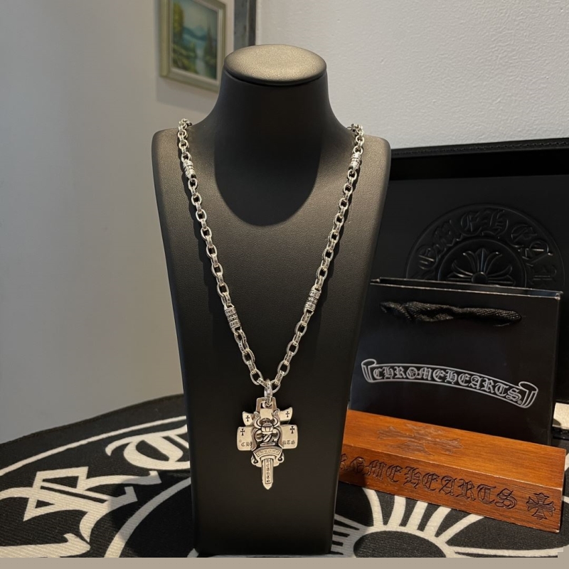 Ch**me He**ts necklaces